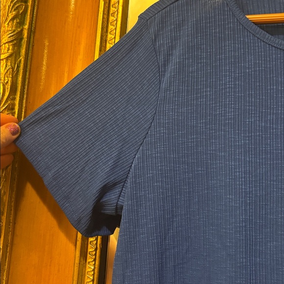 Old Navy Luxe Royal Blue Textured Tee - Size L - Picture 2 of 4